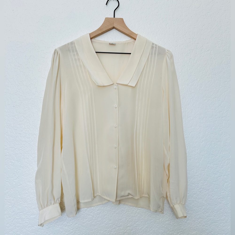 Vintage 100% silk pleated blouse